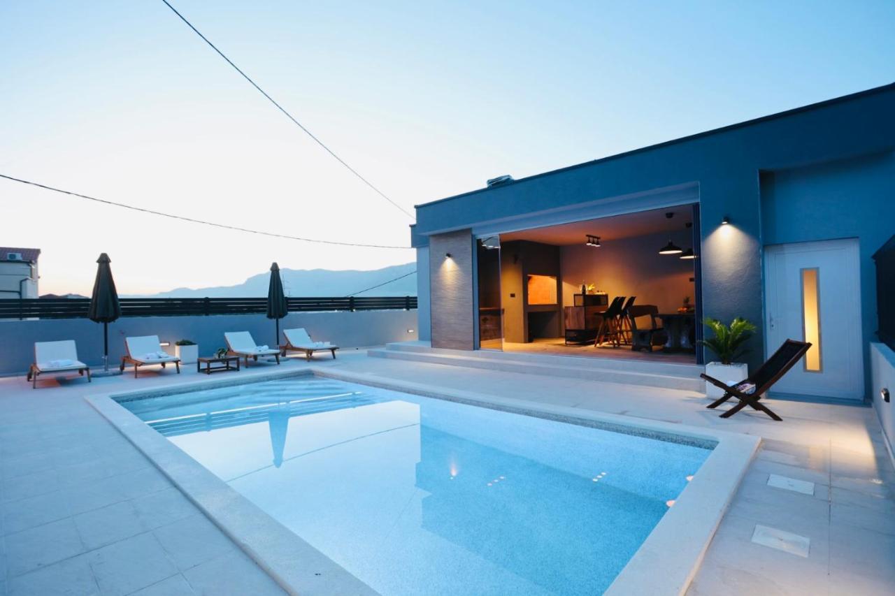 Holiday Home Tia Split Eksteriør bilde