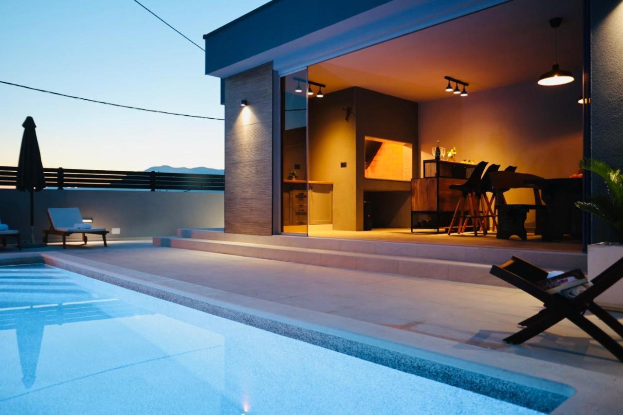 Holiday Home Tia Split Eksteriør bilde