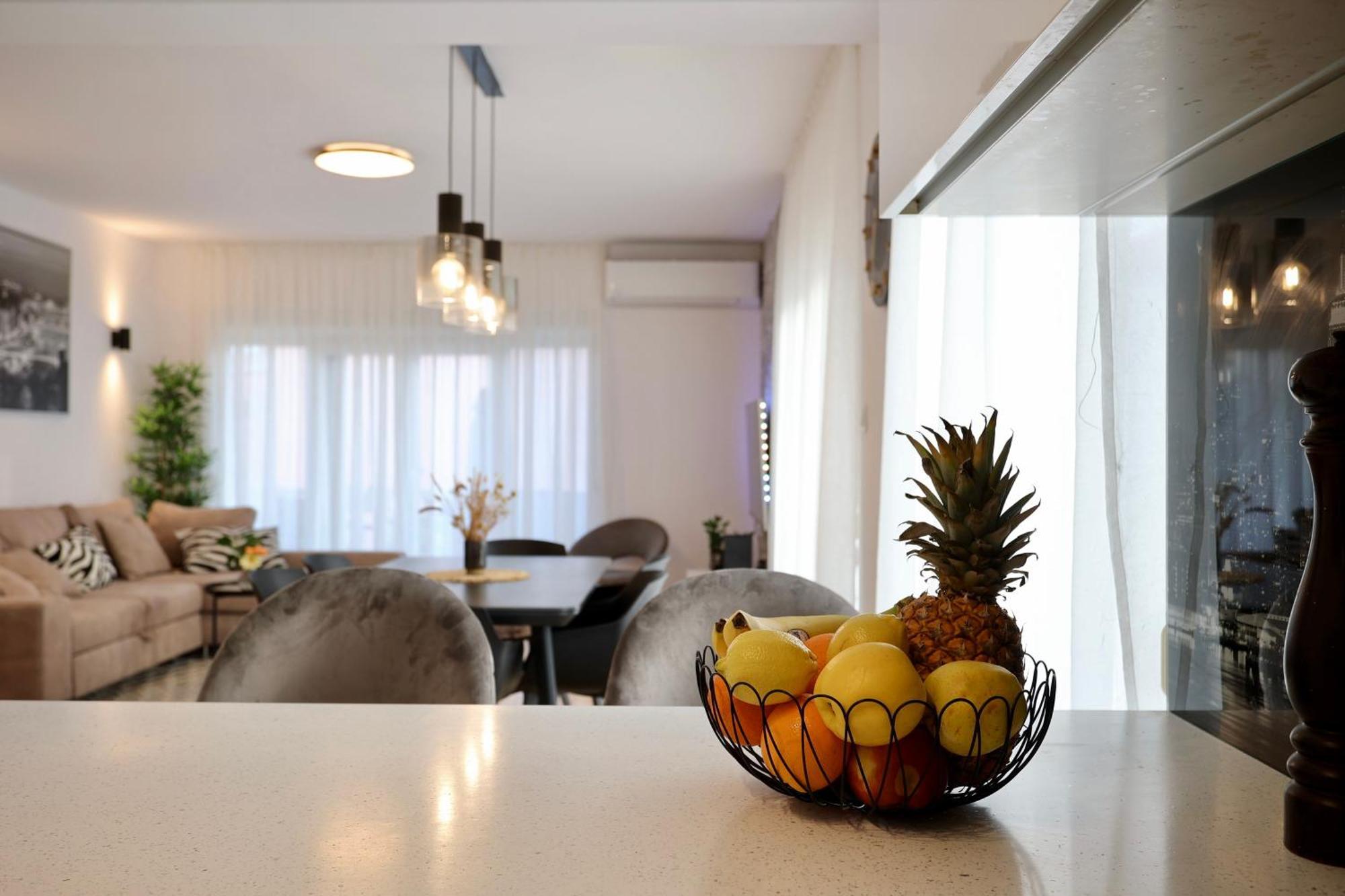 Holiday Home Tia Split Eksteriør bilde