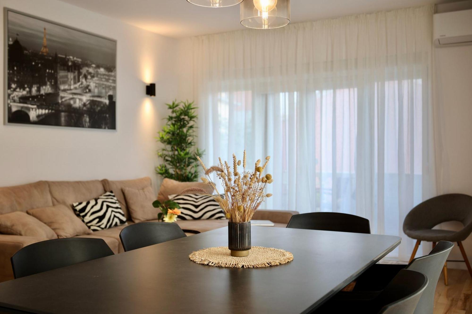 Holiday Home Tia Split Eksteriør bilde